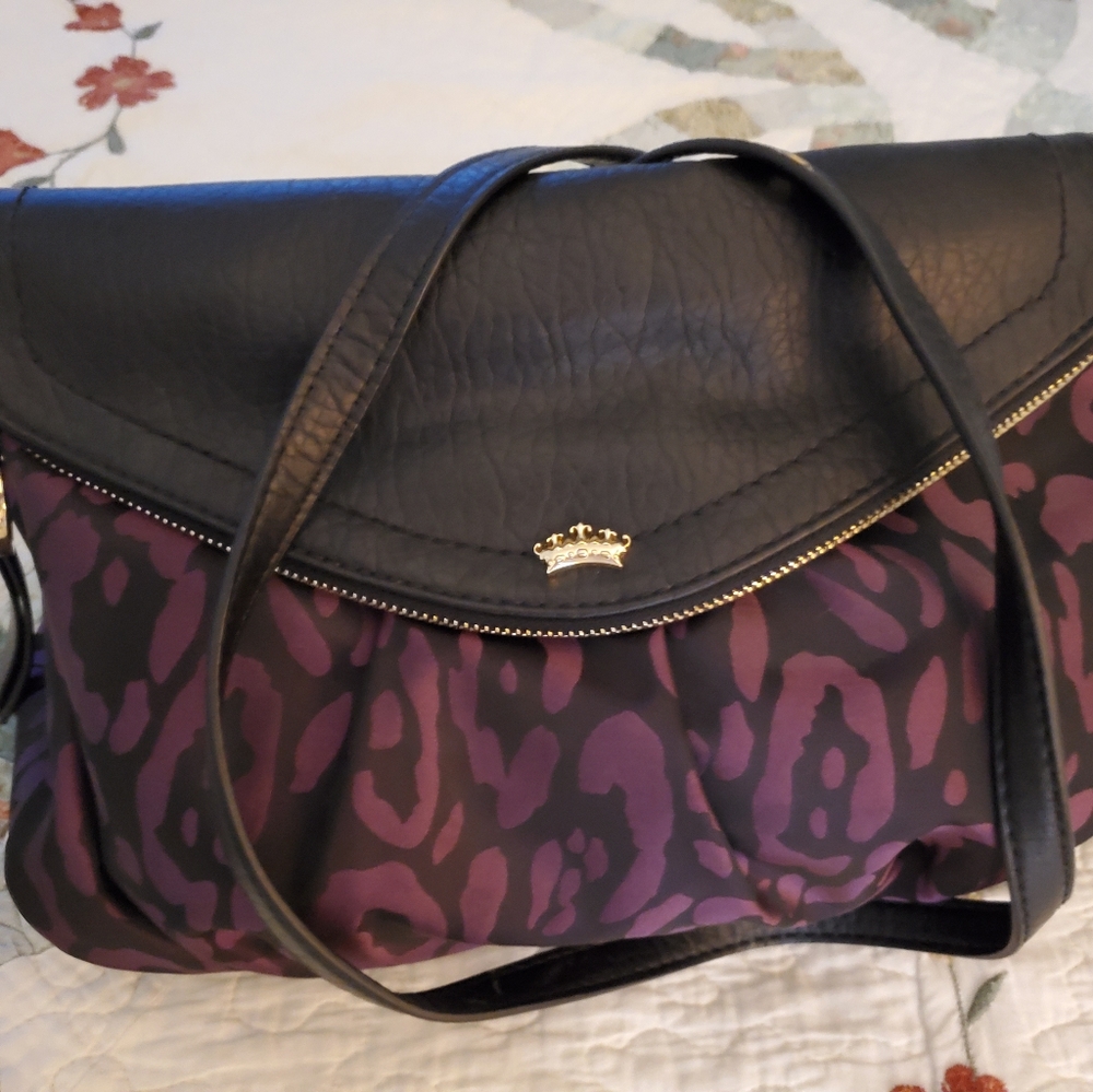 Cross body hand bag